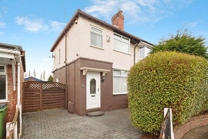3 Bedroom Semi Detached House For Sale In Foliage Road, Stockport, Greater Manchester, SK5
