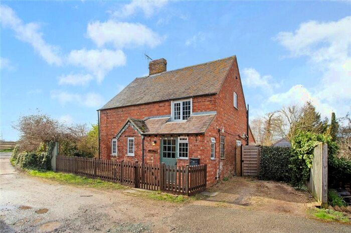 3 Bedroom Detached House For Sale In Withybridge Lane, Cheltenham, Gloucestershire, GL51