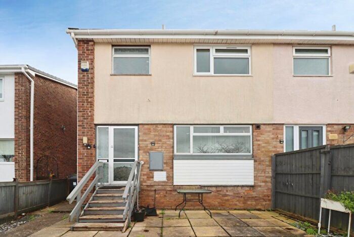 3 Bedroom End Of Terrace House For Sale In Albany Way, Bristol, Gloucestershire, BS30