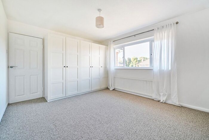 4 Bedroom Detached House For Sale In Amberley Drive, Twyford, Reading, Berkshire, RG10