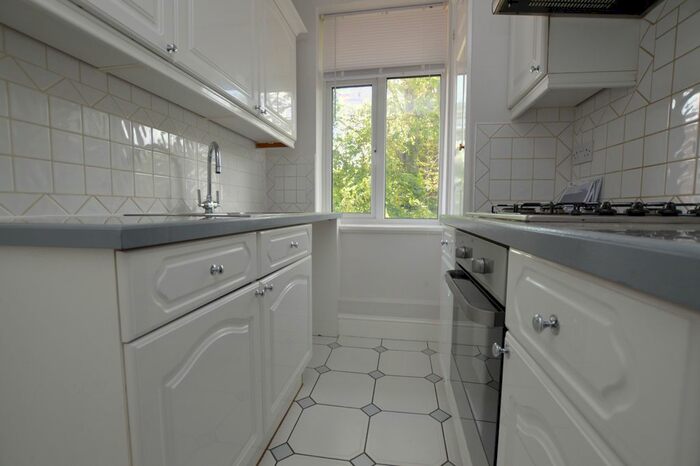 1 Bedroom Flat To Rent In Park Close, Queen Elizabeth Avenue, Cliftonville, Margate, CT9