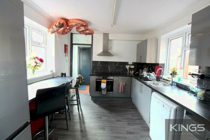6 Bedroom Semi-Detached House To Rent In Mayfield Road, SO17