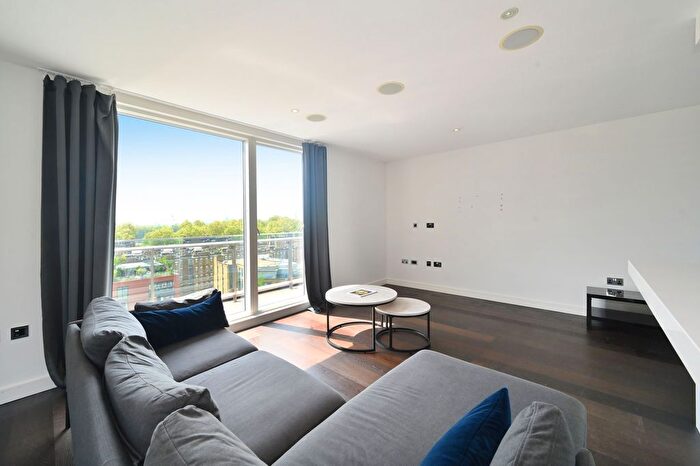 3 Bedroom Flat To Rent In Moore House, Victoria, SW1W