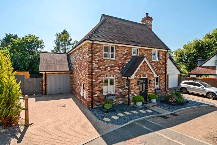 4 Bedroom Detached House For Sale In Cherry Tree Lane, Ewhurst, GU6