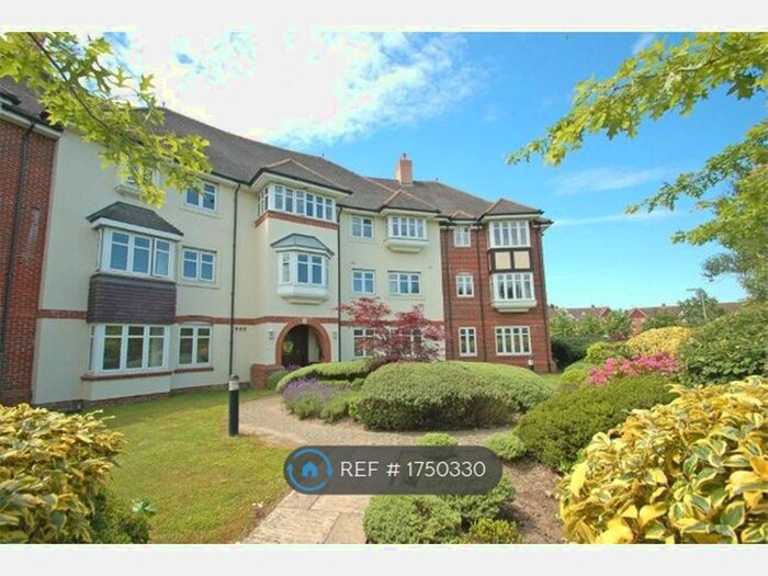 2 Bedroom Flat To Rent In Bentley Drive, Fleet, GU51