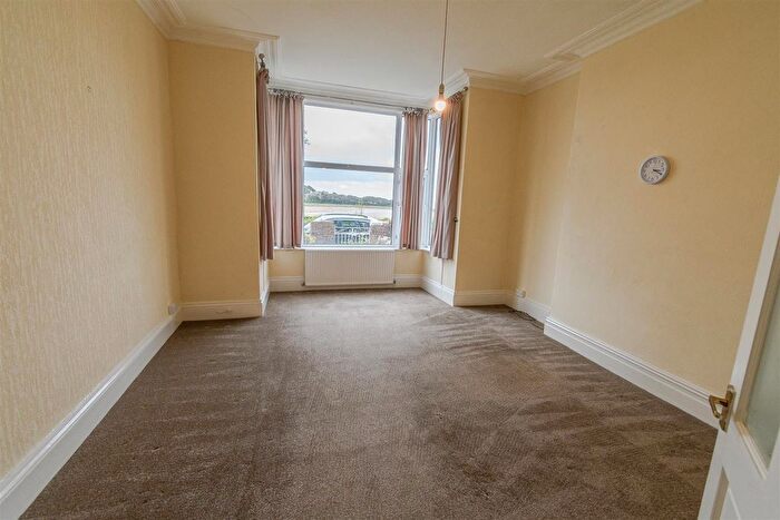 1 Bedroom Flat To Rent In The Parade, Barry, CF62