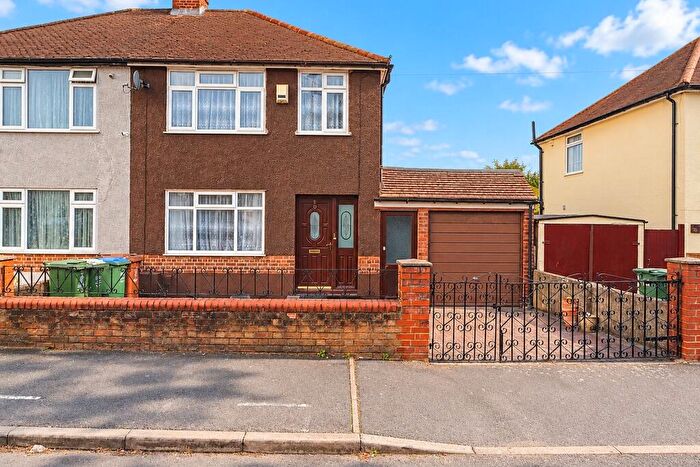 3 Bedroom Semi Detached House For Sale In St Pauls Road, DA8