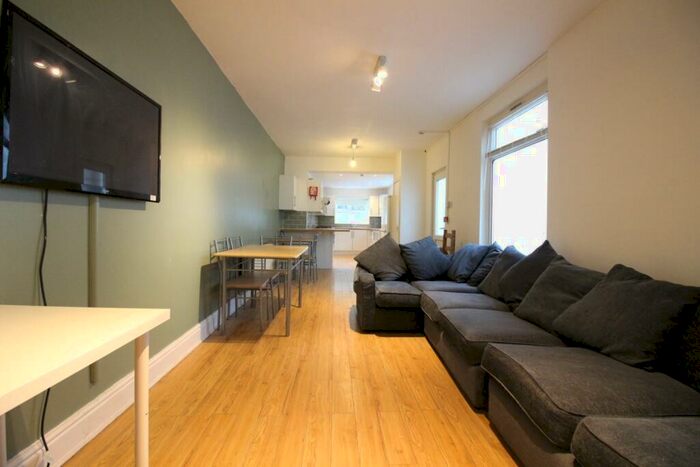 8 Bedroom Terraced House To Rent In Miskin Street, Cathays, CF24