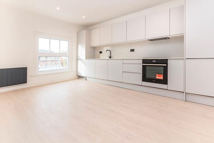 1 Bedroom Flat To Rent In Surbiton Road, Kingston Upon Thames, KT1