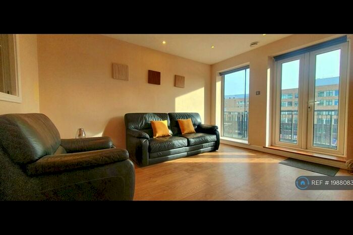 2 Bedroom Flat To Rent In High Street, London, E15