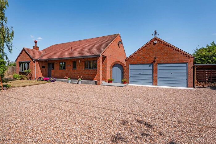 4 Bedroom Detached Bungalow For Sale In Bakers Lane, Westborough, NG23