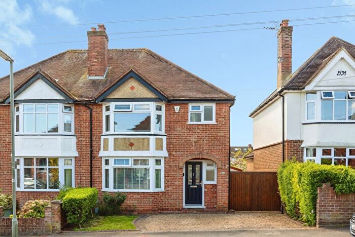 4 Bedroom Semi-Detached House For Sale In Byrefield Road, Guildford, Surrey, GU2