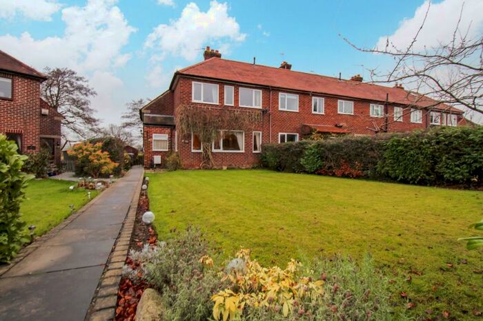 3 Bedroom Semi-Detached House For Sale In The Crescent, Mottram St. Andrew, SK10