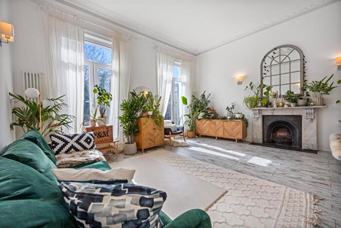 1 Bedroom Flat For Sale In Englands Lane, Belsize Park, NW3