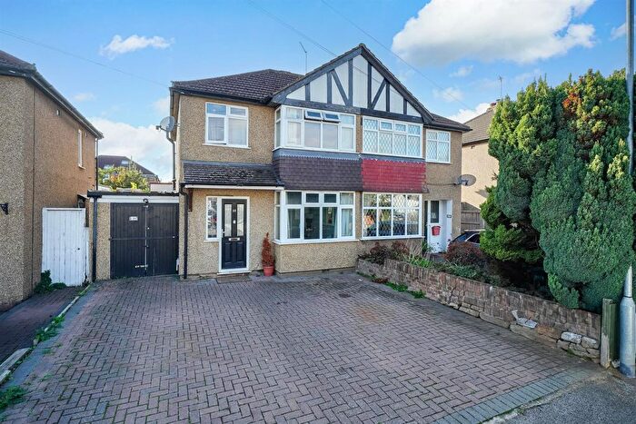 3 Bedroom Semi-Detached House For Sale In Barton Way, Croxley Green, WD3