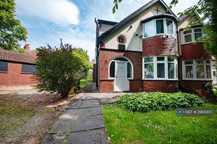 5 Bedroom Semi-Detached House To Rent In The Turnways, Leeds, LS6