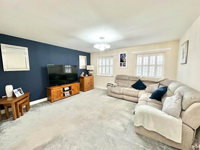 4 Bedroom Town House For Sale In Ruskin Drive, Sale, Greater Manchester, M33