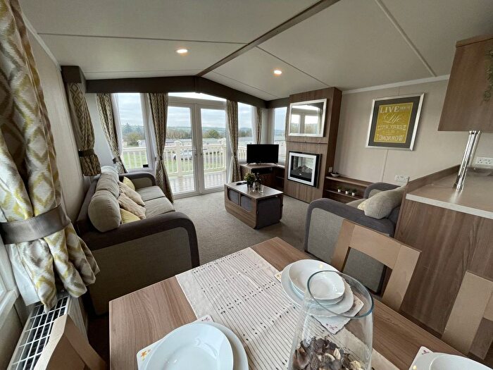 2 Bedroom Mobile/park Home For Sale In Mynachlogddu, Clynderwen, SA66