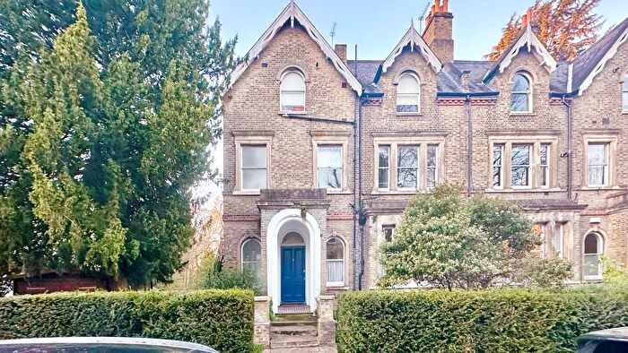 3 Bedroom Flat To Rent In Bishopswood Road, Highgate, N6