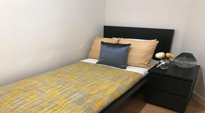 Studio To Rent In The Midway, Newcastle-Under-Lyme, ST5