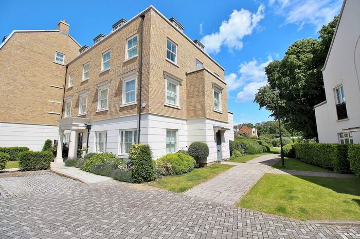 6 Bedroom End Of Terrace House To Rent In Egerton Drive, Isleworth, TW7