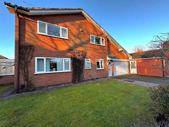 5 Bedroom Detached House For Sale In The Stables, Paddock Lane, Stratford-Upon-Avon, CV37