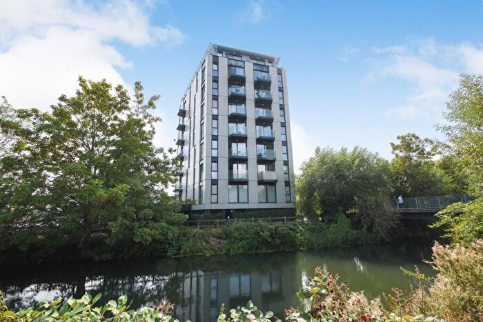 2 Bedroom Flat For Sale In Shire Gate, Chelmsford, Essex, CM2