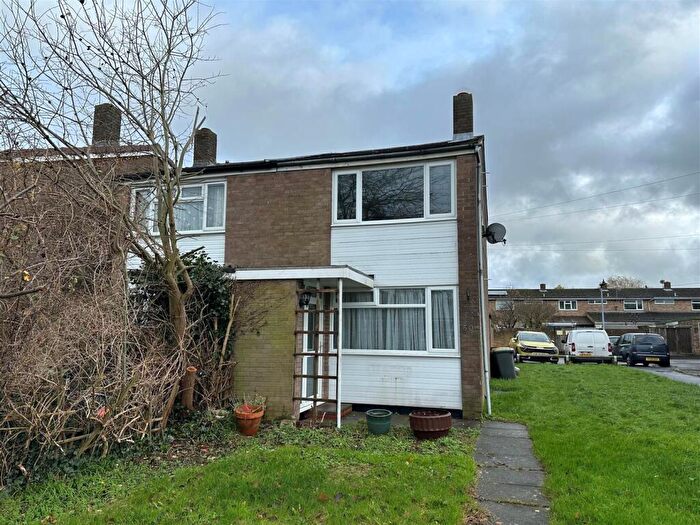 2 Bedroom Semi Detached House To Rent In The Close, Thurleigh, MK44
