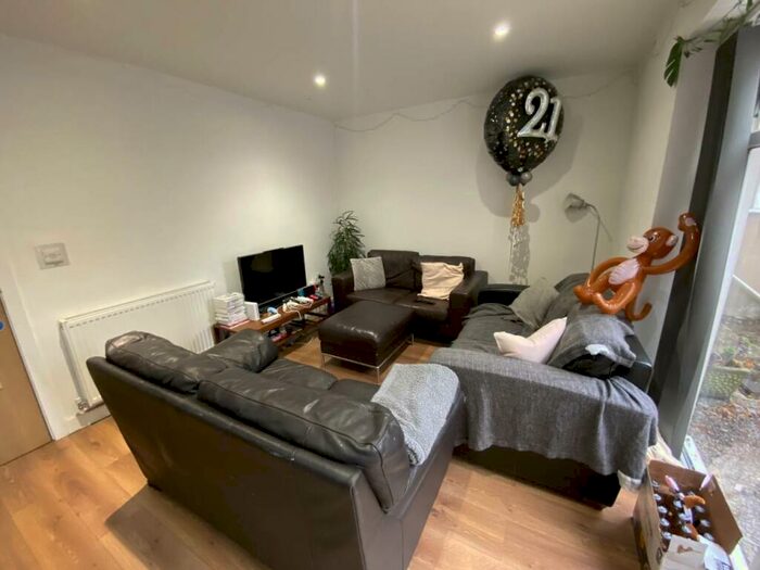 8 Bedroom House To Rent In Senghennydd Road, Cathays, Cardiff, CF24