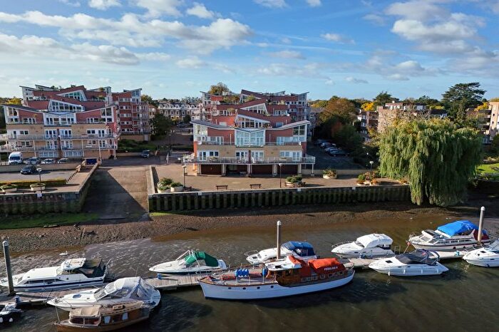2 Bedroom Flat For Sale In Regatta House, The Wharf, Teddington, TW11