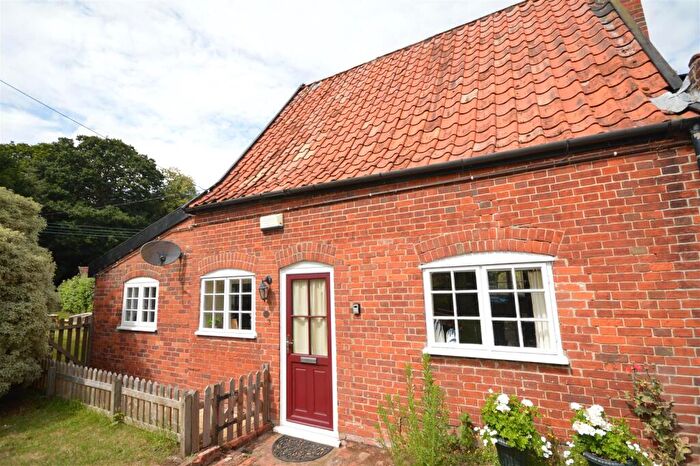 2 Bedroom Cottage To Rent In Peasenhall, IP17