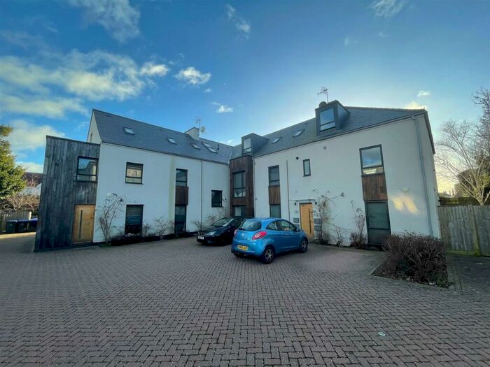 1 Bedroom Flat To Rent In Selden Road, Worthing, BN11