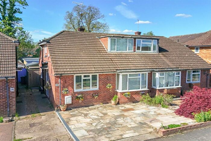 4 Bedroom Semi Detached House For Sale In Grove Close, Old Windsor, Windsor, SL4