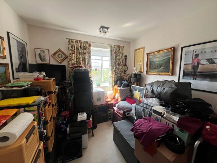 2 Bedroom Apartment For Sale In Viceroy Close, Edgbaston, Birmingham, B5