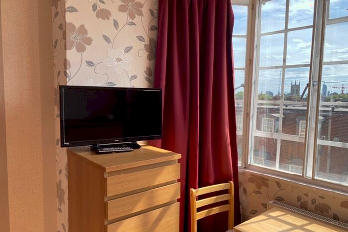 Studio To Rent In Sloane Avenue, London, SW3