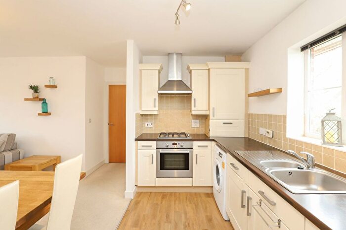2 Bedroom Flat For Sale In Greenacre Close, Sheffield, S12