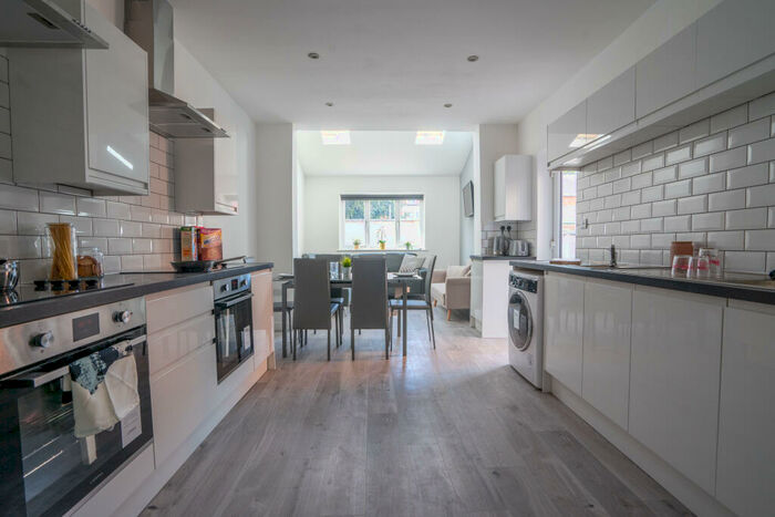 8 Bedroom House To Rent In Severn Street, Leicester, LE2