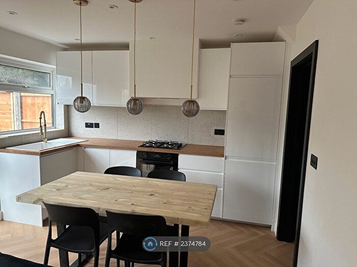 4 Bedroom End Of Terrace House To Rent In Aldborough Road, Dagenham, RM10