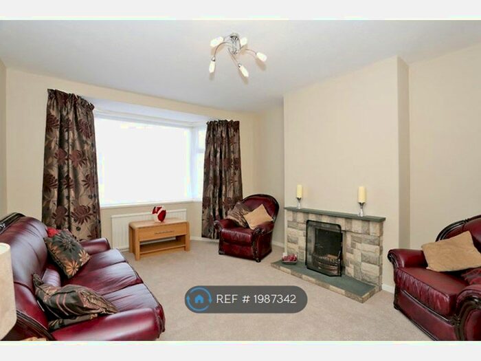 4 Bedroom Semi-Detached House To Rent In Airyhall Terrace, Aberdeen, AB15