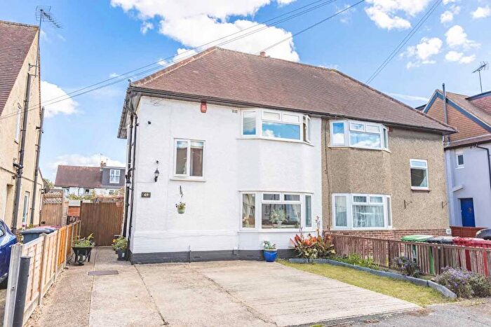 3 Bedroom Semi-Detached House For Sale In Francis Way, Slough, SL1