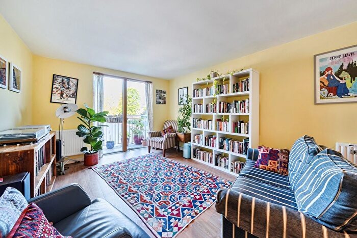 2 Bedroom Flat For Sale In Alscot Road, London, SE1