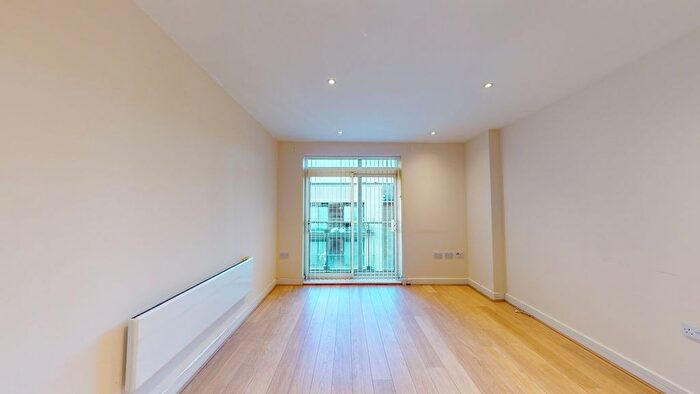 1 Bedroom Flat To Rent In Rosse Gardens, Hither Green, London, SE13