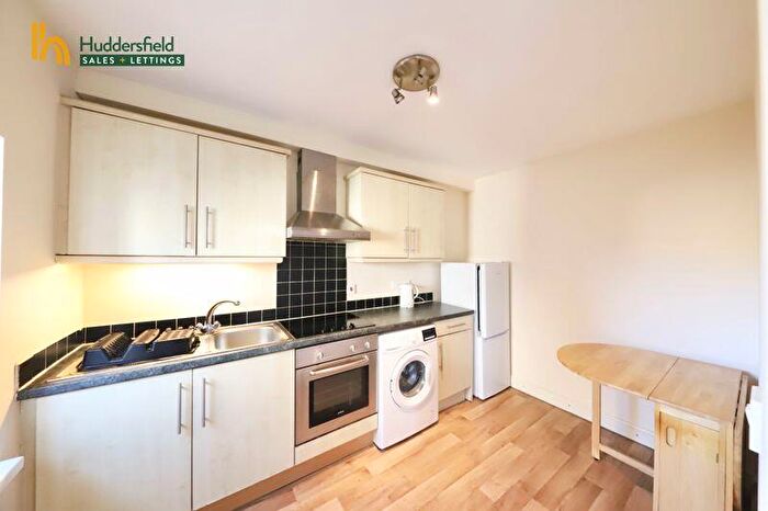 1 Bedroom Flat To Rent In Water Street, Huddersfield, HD1