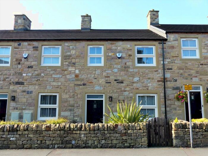 2 Bedroom Town House To Rent In Harwal Mews, Silsden, BD20