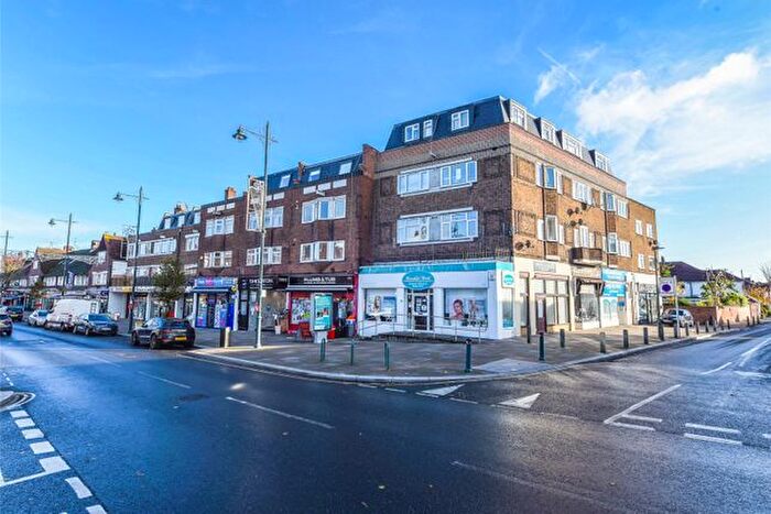 4 Bedroom Flat To Rent In High Street, Whitton, TW2