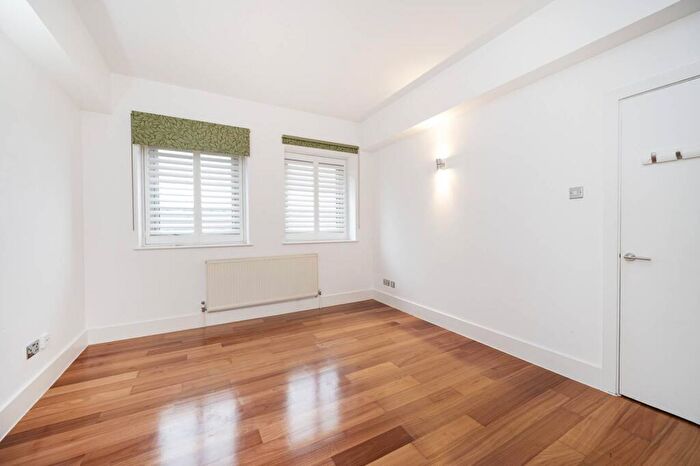 2 Bedroom Flat For Sale In Sunlight Square, Bethnal Green, London, E2