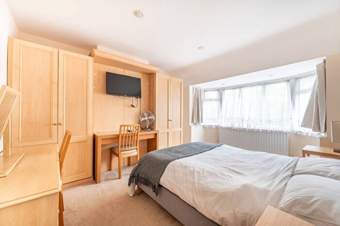 5 Bedroom Property For Sale In Beverley Gardens, Wembley, HA9