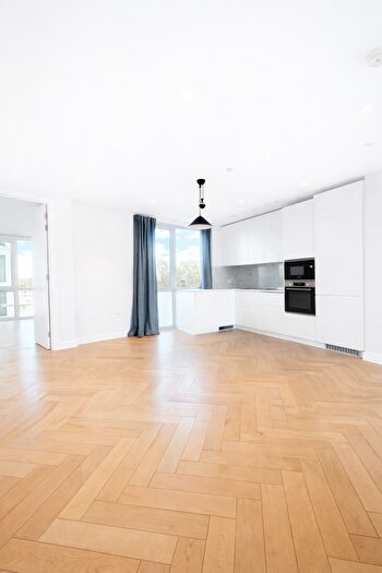 1 Bedroom Apartment To Rent In Maple Path, Hackney, London, E5