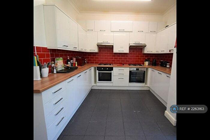 10 Bedroom End Of Terrace House To Rent In London Road, Reading, RG1