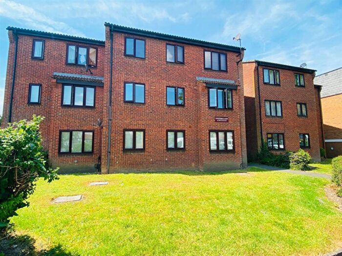 1 Bedroom Flat To Rent In Stoneworth Road, SE25